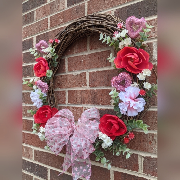❤️ Valentine's Day Wreath - Picture 2 of 2